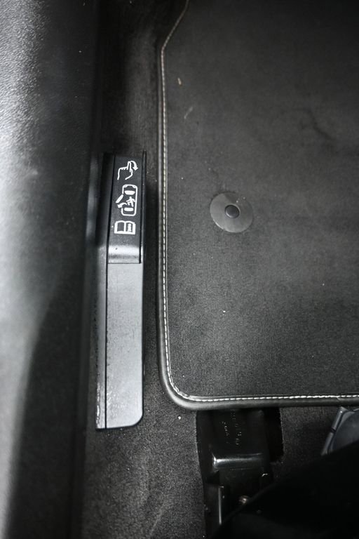 Used 2020 Chevrolet Corvette Stingray Premium Cpe w/ 3LT Preferred Equipment Group image 15