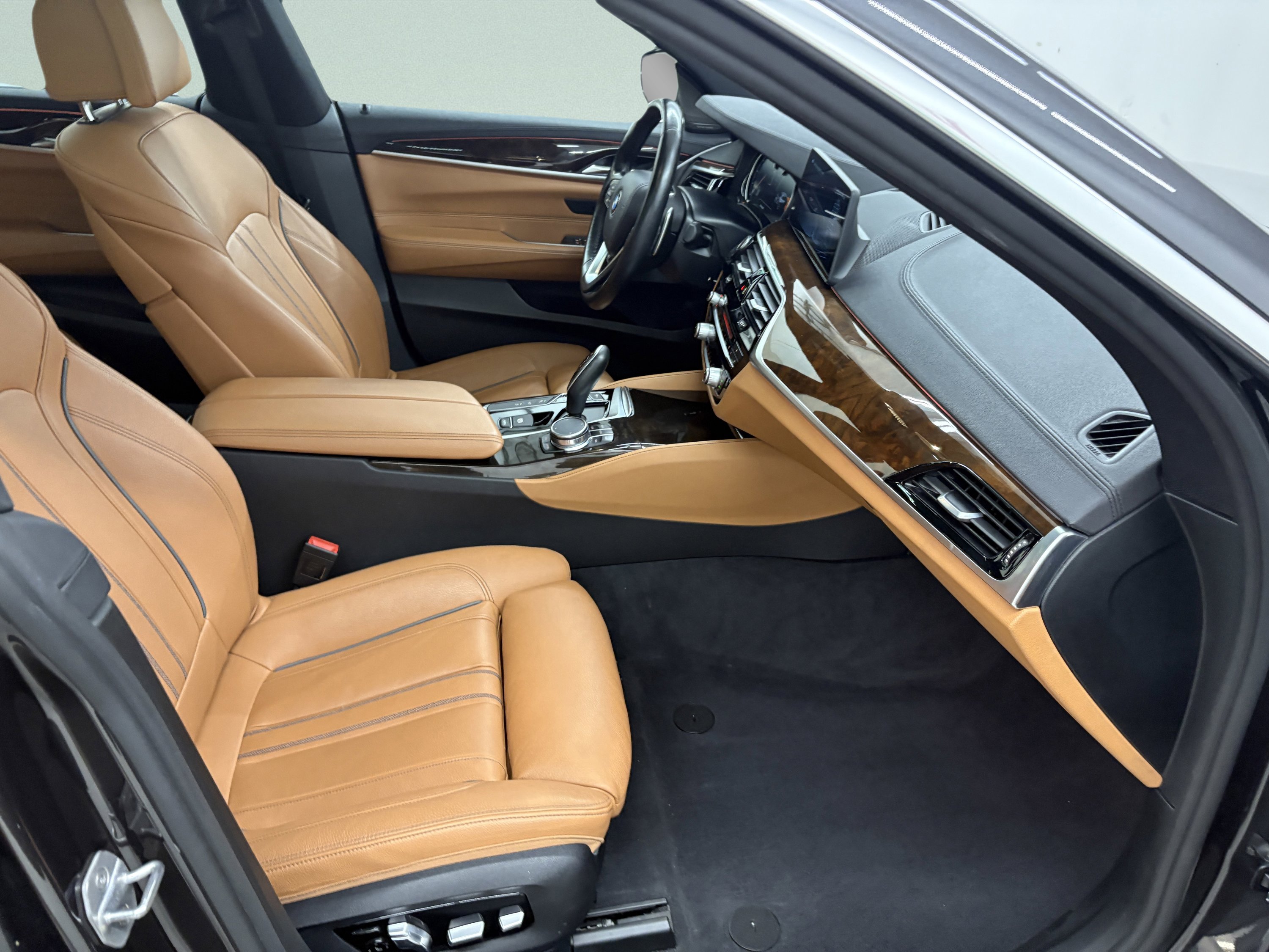 Used 2018 BMW 640i Gran Turismo xDrive image 25