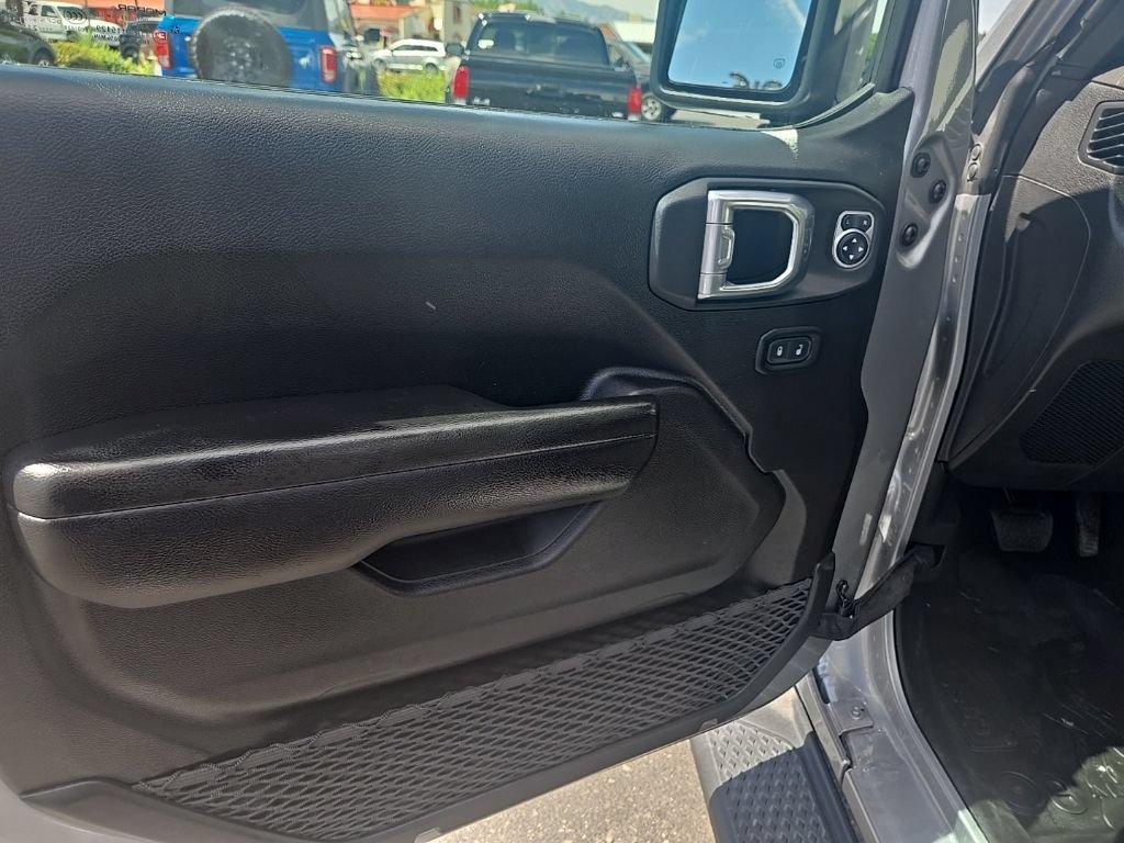 Used 2021 Jeep Gladiator Sport AWD/4WD image 9