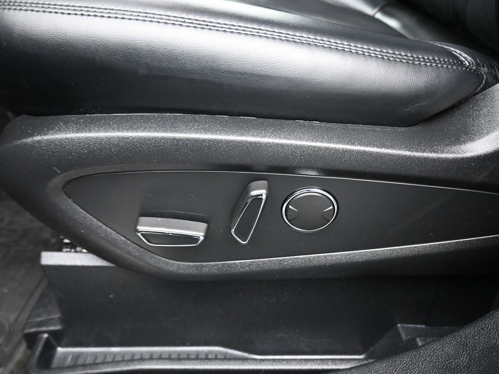 Used 2019 Lincoln Nautilus Select image 12