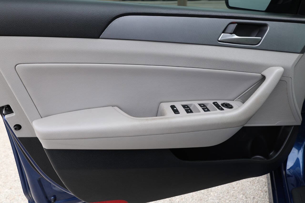 Used 2019 Hyundai Sonata SEL FWD image 12