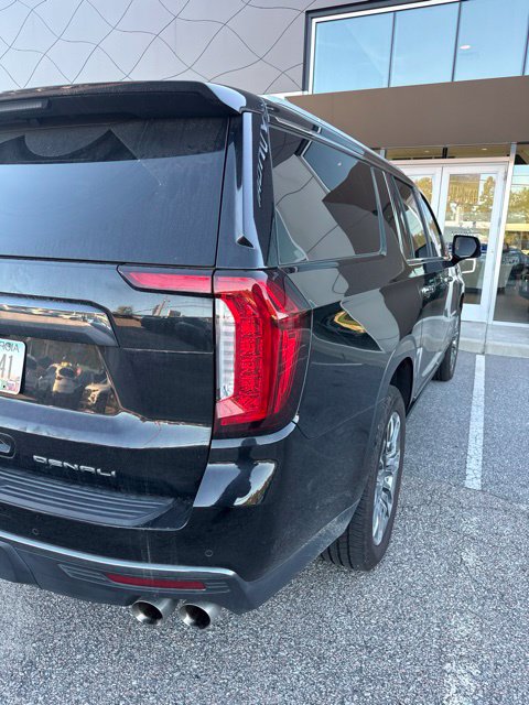 Used 2023 GMC Yukon XL Denali Ultimate AWD/4WD image 6