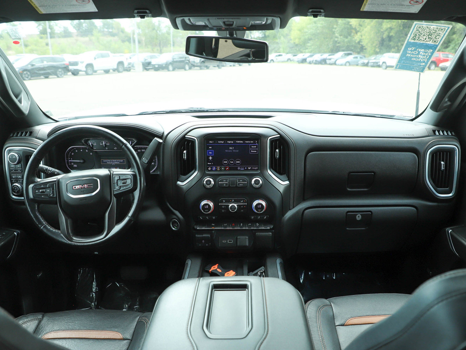 Used 2022 GMC Sierra 2500 AT4 w/ AT4 Preferred Package AWD/4WD image 13