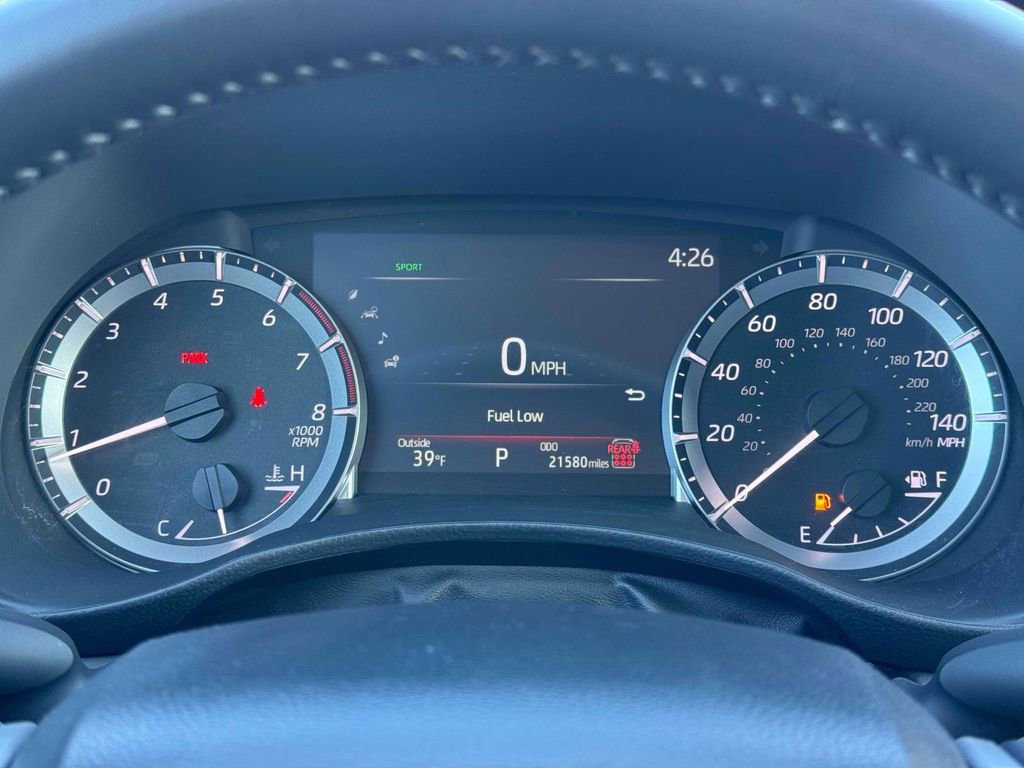 Used 2024 Toyota Highlander LE image 24