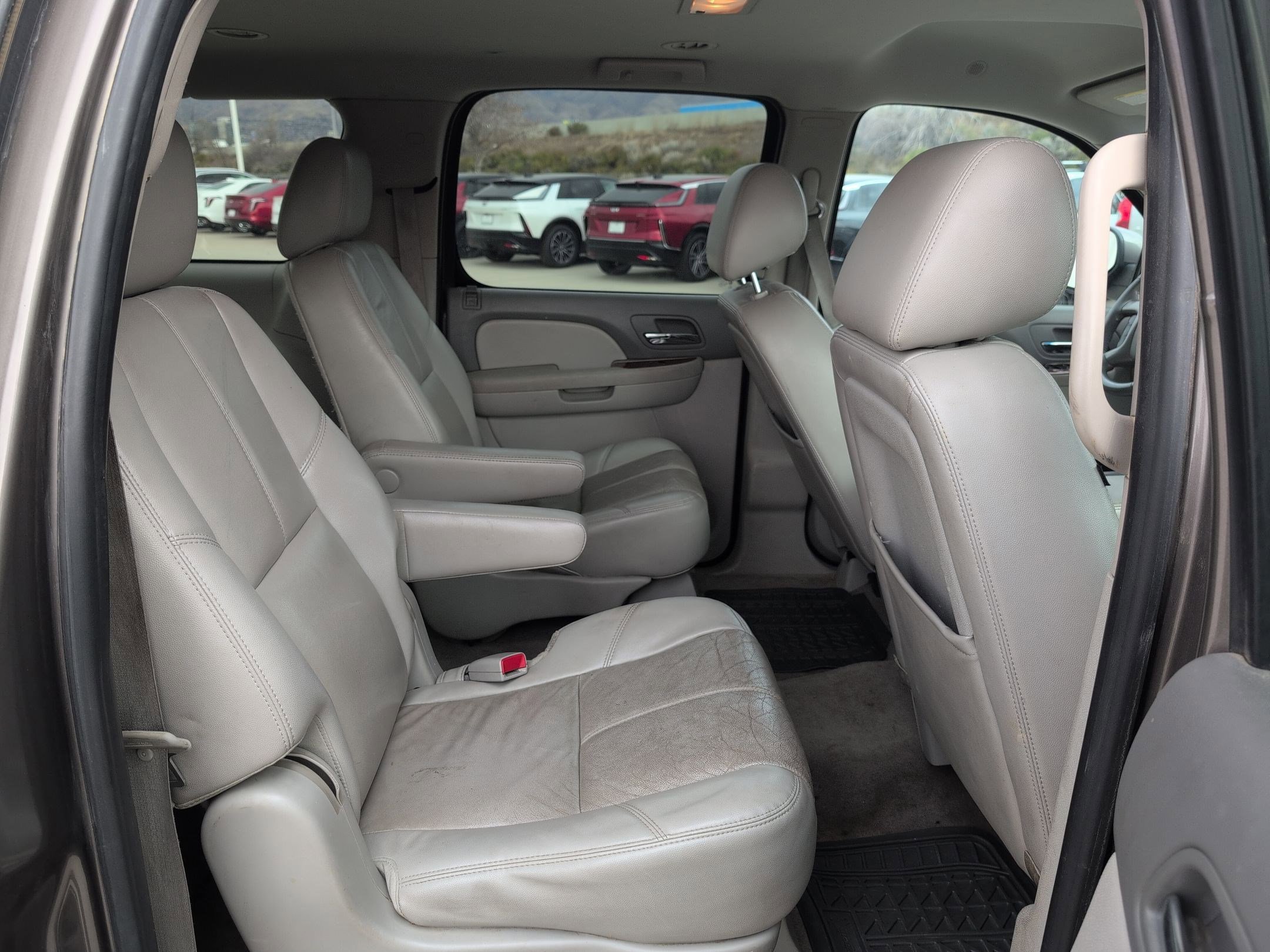 Used 2012 Chevrolet Suburban LT image 19