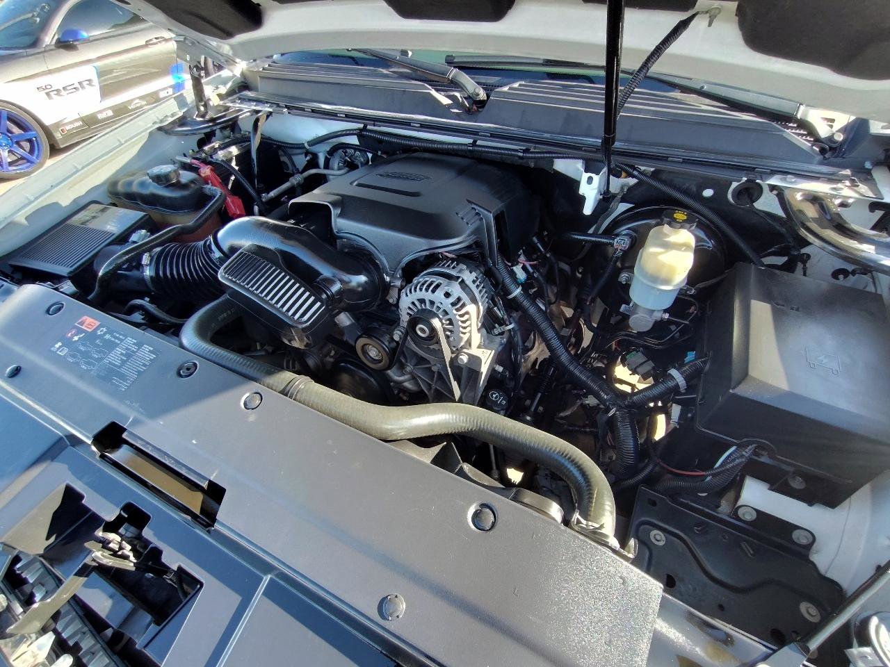 Used 2011 Chevrolet Avalanche LTZ image 12