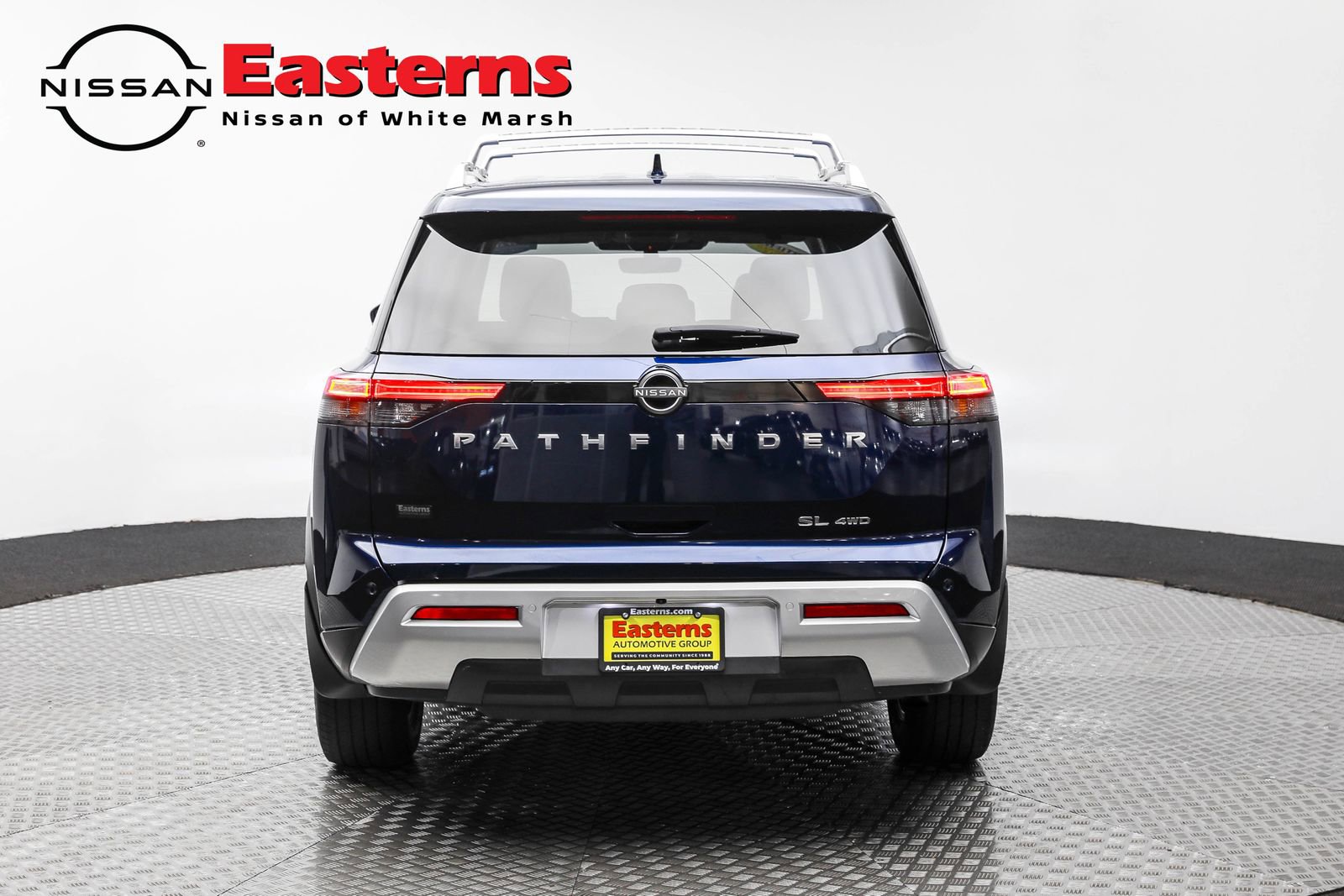 Used 2024 Nissan Pathfinder SL image 14