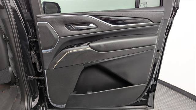 Used 2021 Cadillac Escalade ESV Sport AWD/4WD image 21