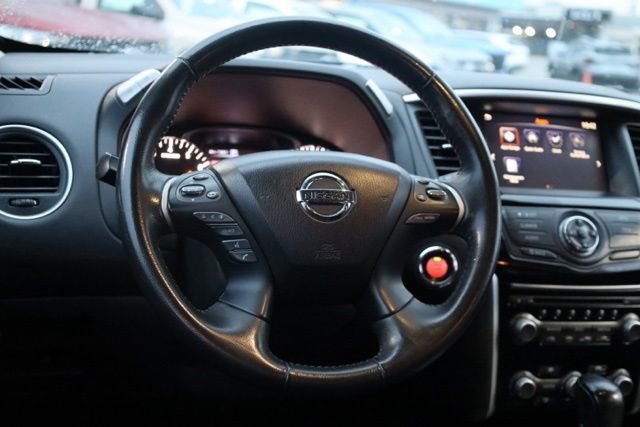 Used 2019 Nissan Pathfinder SV image 30