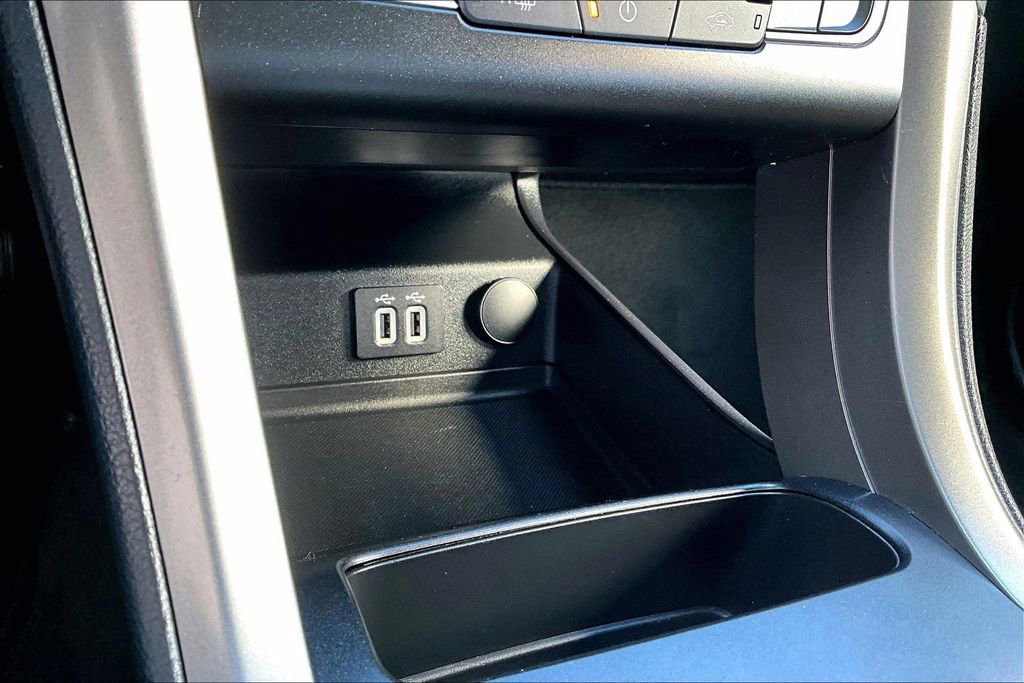 Used 2020 Ford Fusion SE image 14