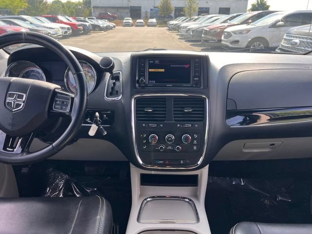 Used 2019 Dodge Grand Caravan SXT FWD image 14