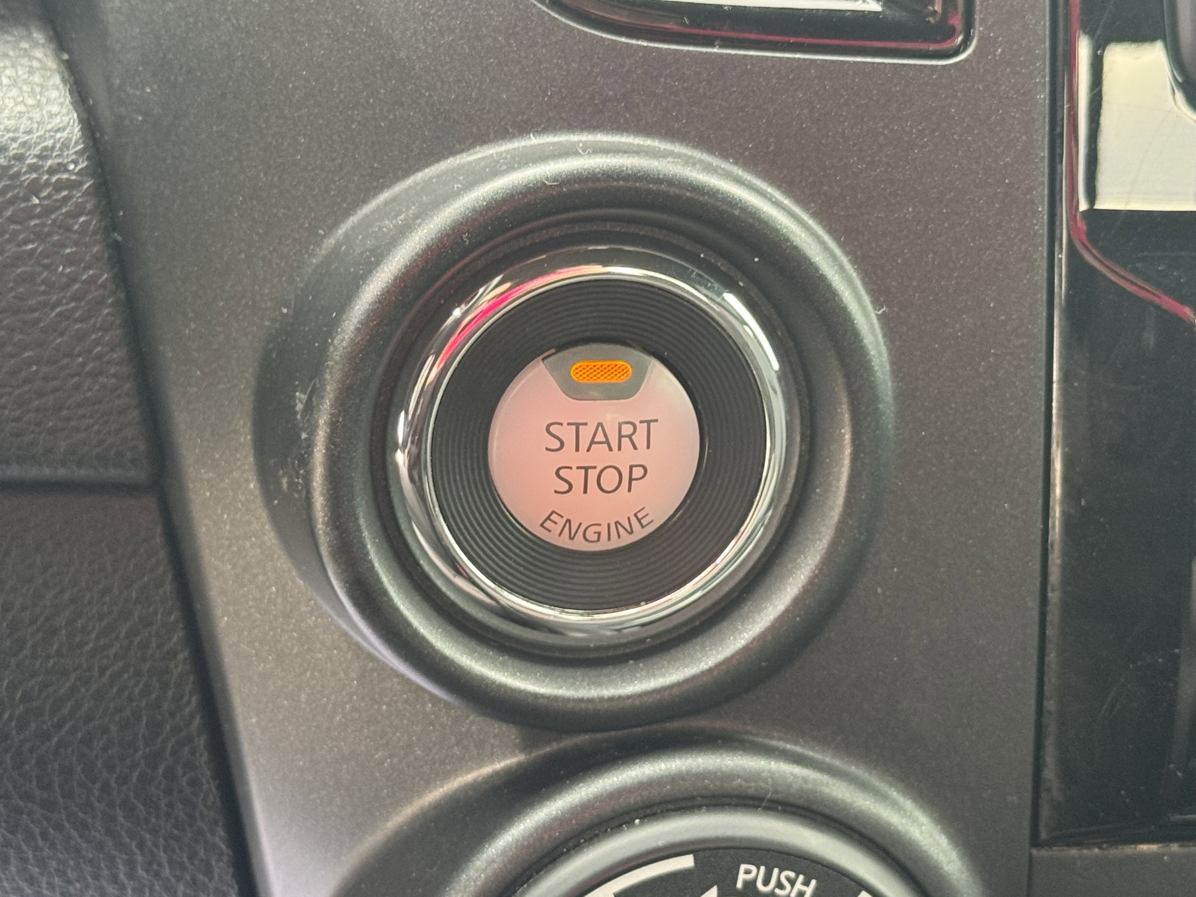 Used 2023 Nissan Titan PRO-4X w/ Pro-4x Convenience Package image 15