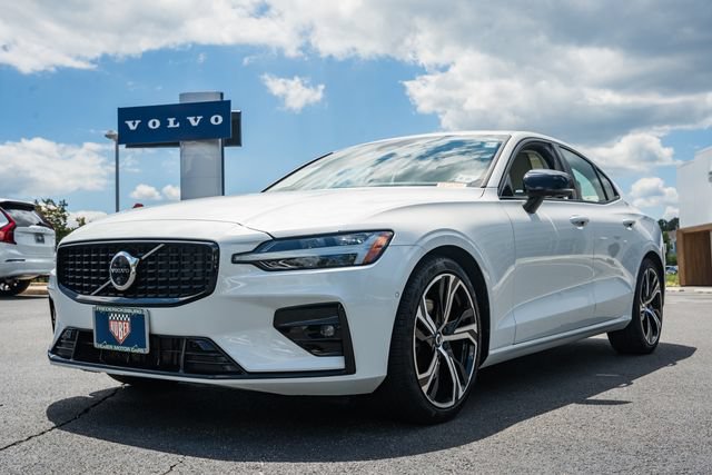 Certified 2024 Volvo S60 B5 Plus AWD/4WD image 3