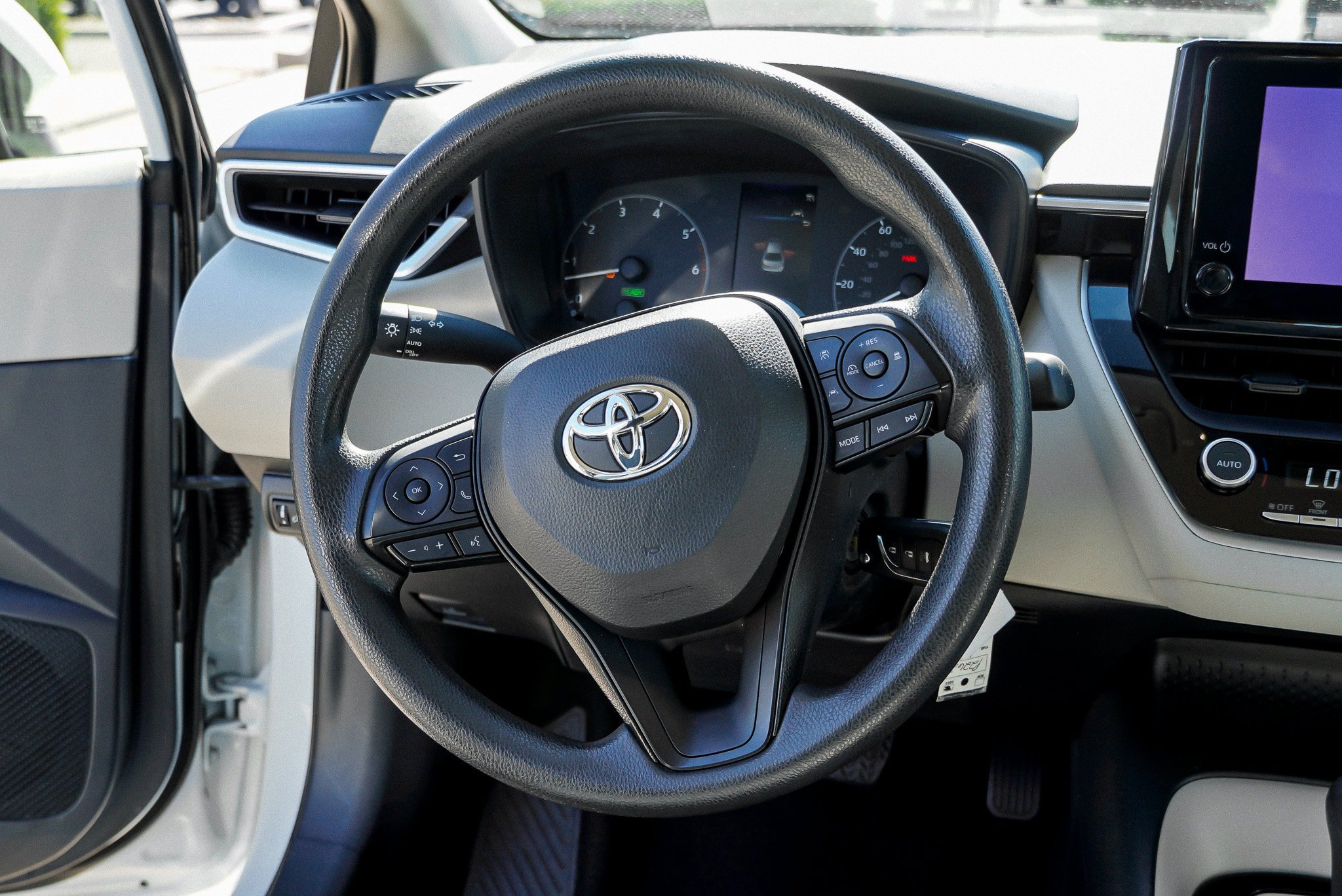 Certified 2024 Toyota Corolla LE FWD image 30