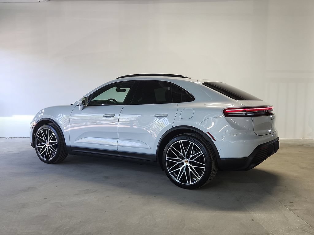 New 2026 Porsche Macan 4 Electric AWD/4WD image 3