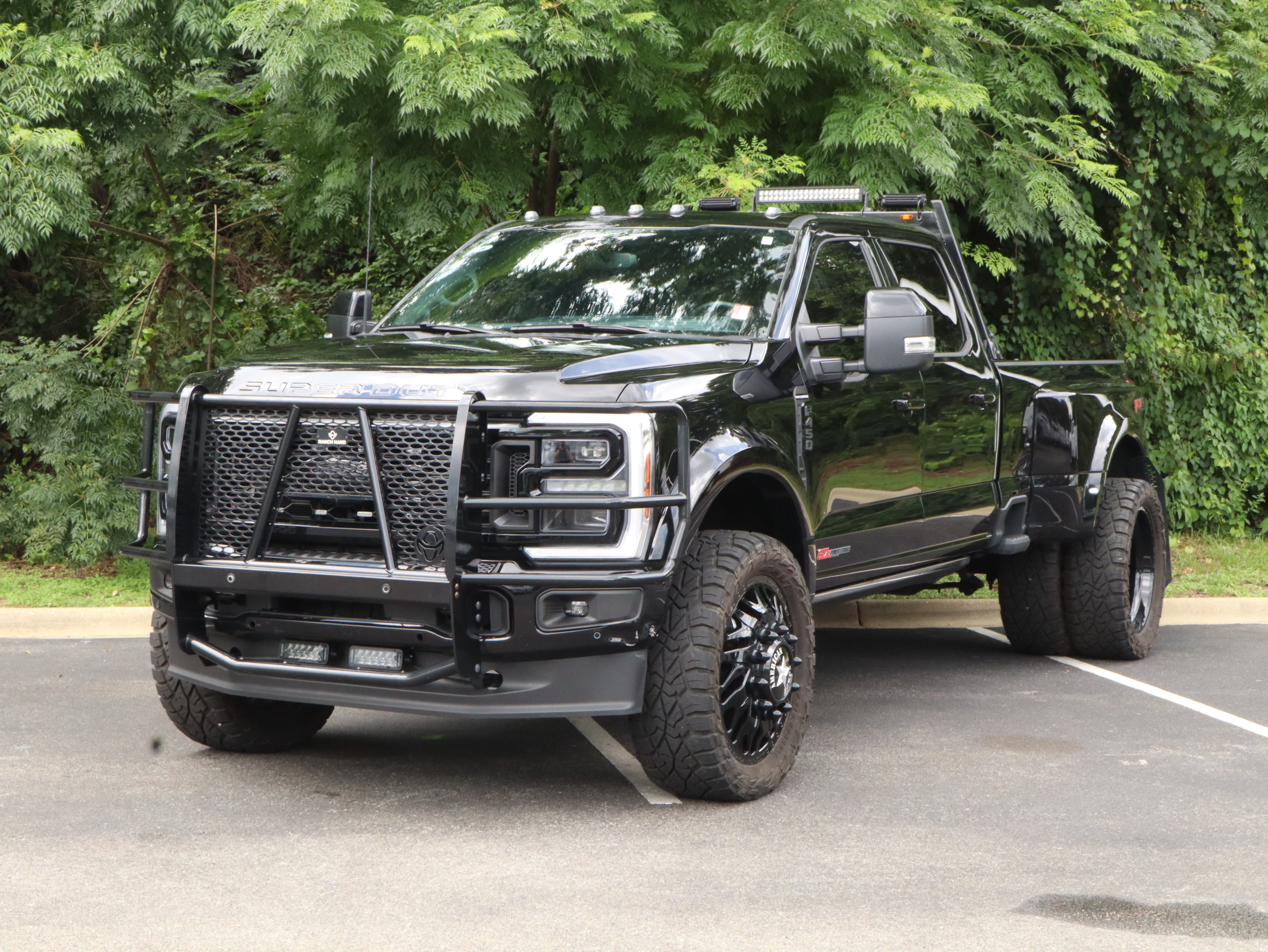Used 2025 Ford F450 Platinum w/ FX4 Off-Road Package AWD/4WD image 5