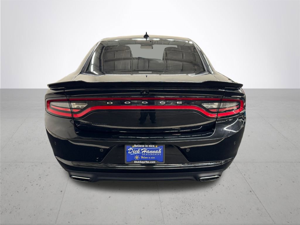 Used 2017 Dodge Charger SXT w/ Blacktop Package image 5