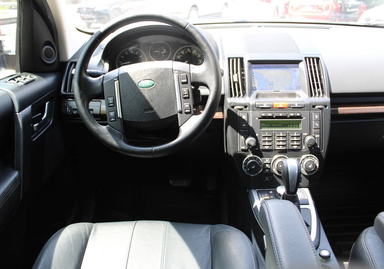 Used 2011 Land Rover LR2 HSE AWD/4WD image 13