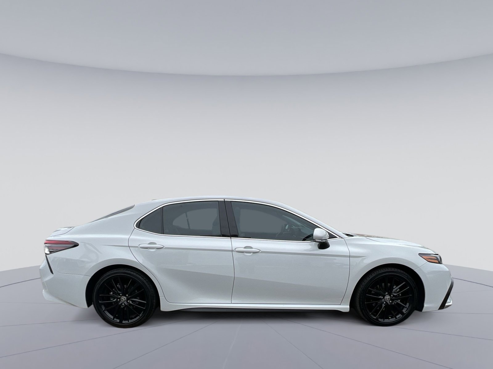 Used 2023 Toyota Camry XSE w/ Navigation Package image 6