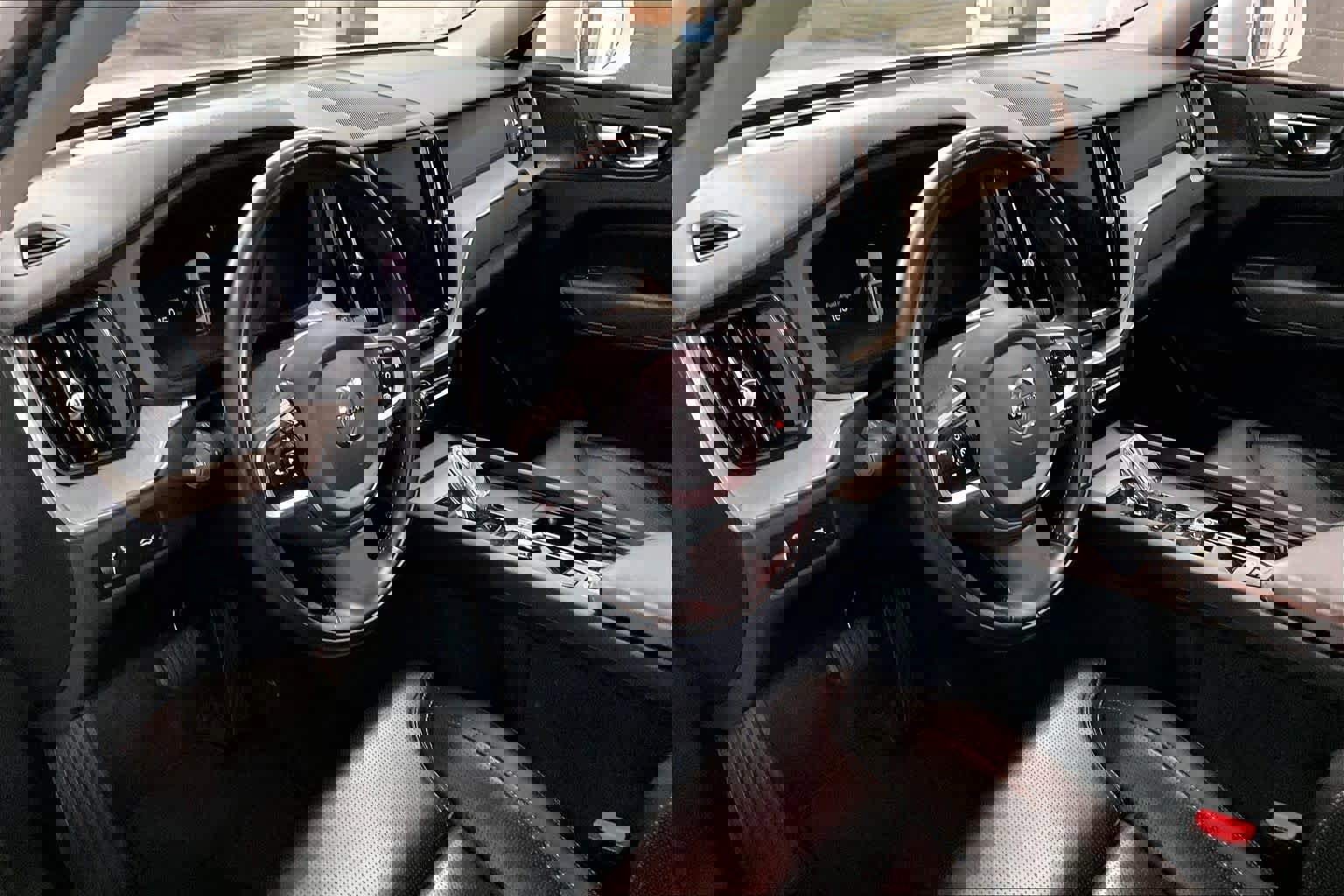 Used 2022 Volvo XC60 B5 Inscription w/ Advanced Package image 15