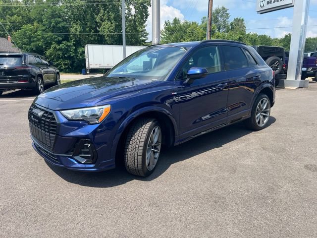 Used 2022 Audi Q3 2.0T Premium w/ Black Optic Sport Package AWD/4WD image 33