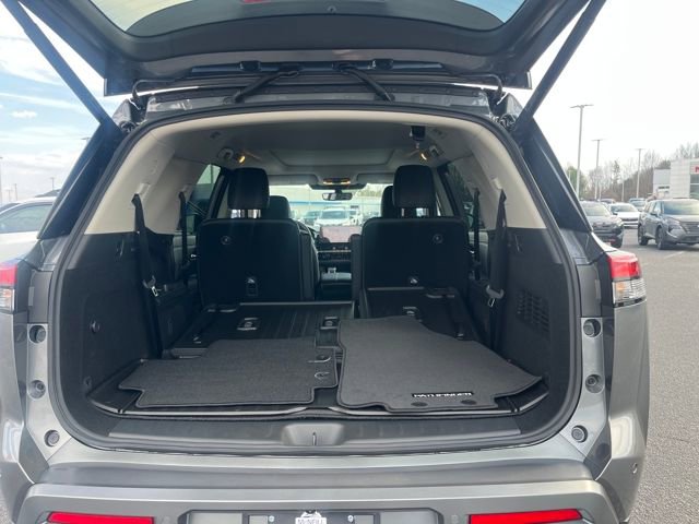 New 2026 Nissan Pathfinder Platinum AWD/4WD image 32