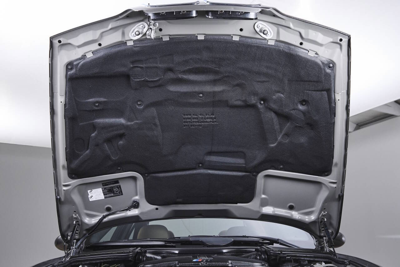 Used 2003 BMW M5 image 82