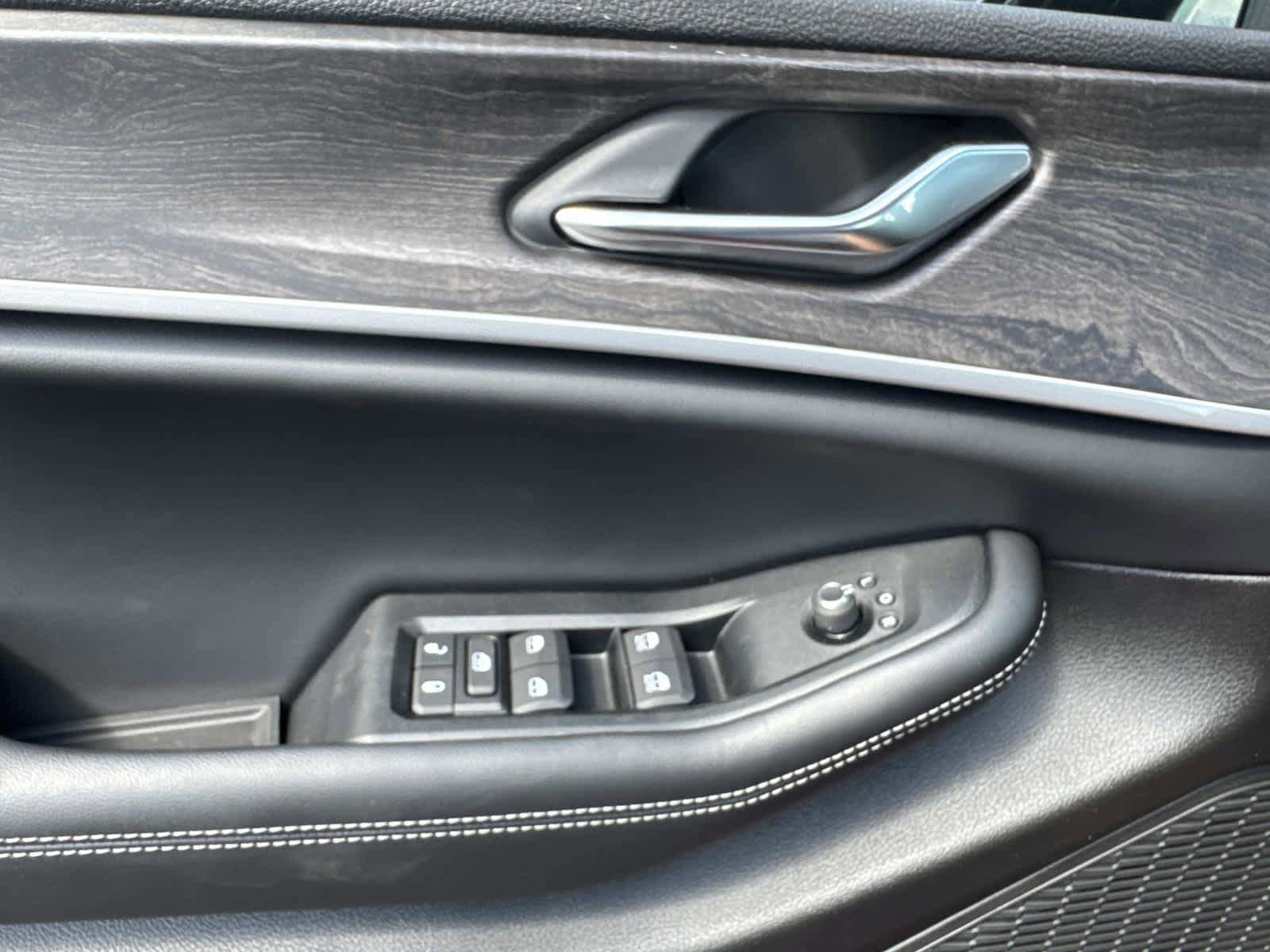 New 2026 Jeep Grand Cherokee Altitude RWD image 12