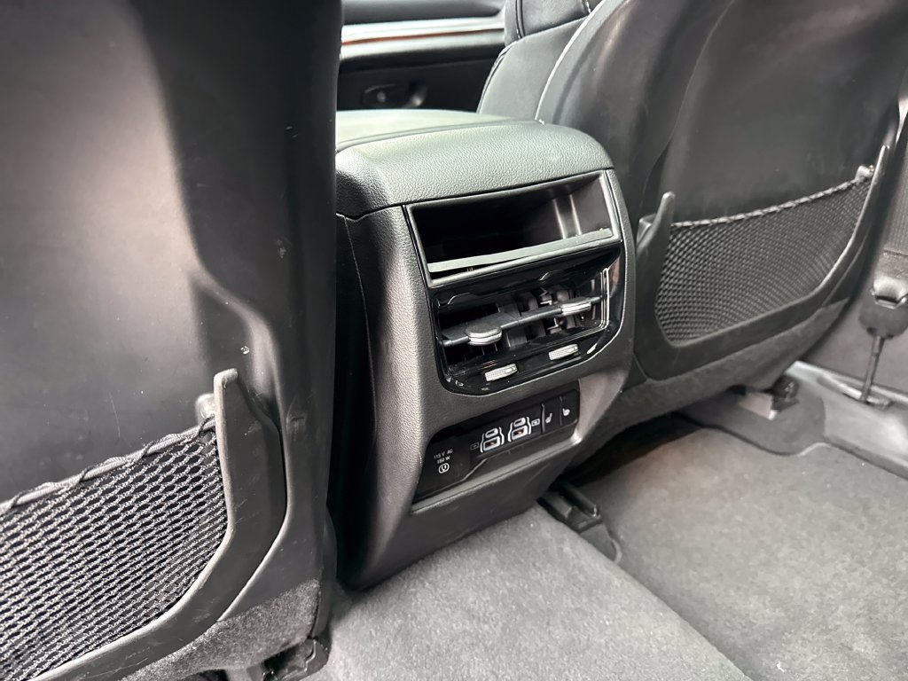 Used 2022 Jeep Grand Cherokee Overland AWD/4WD image 23