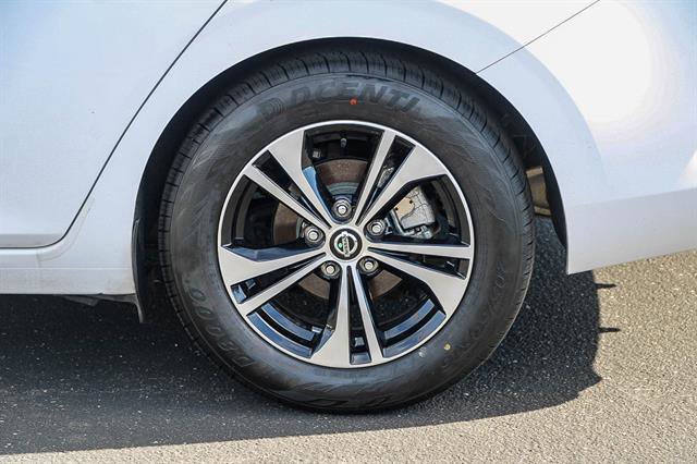 Used 2022 Nissan Sentra SV image 10