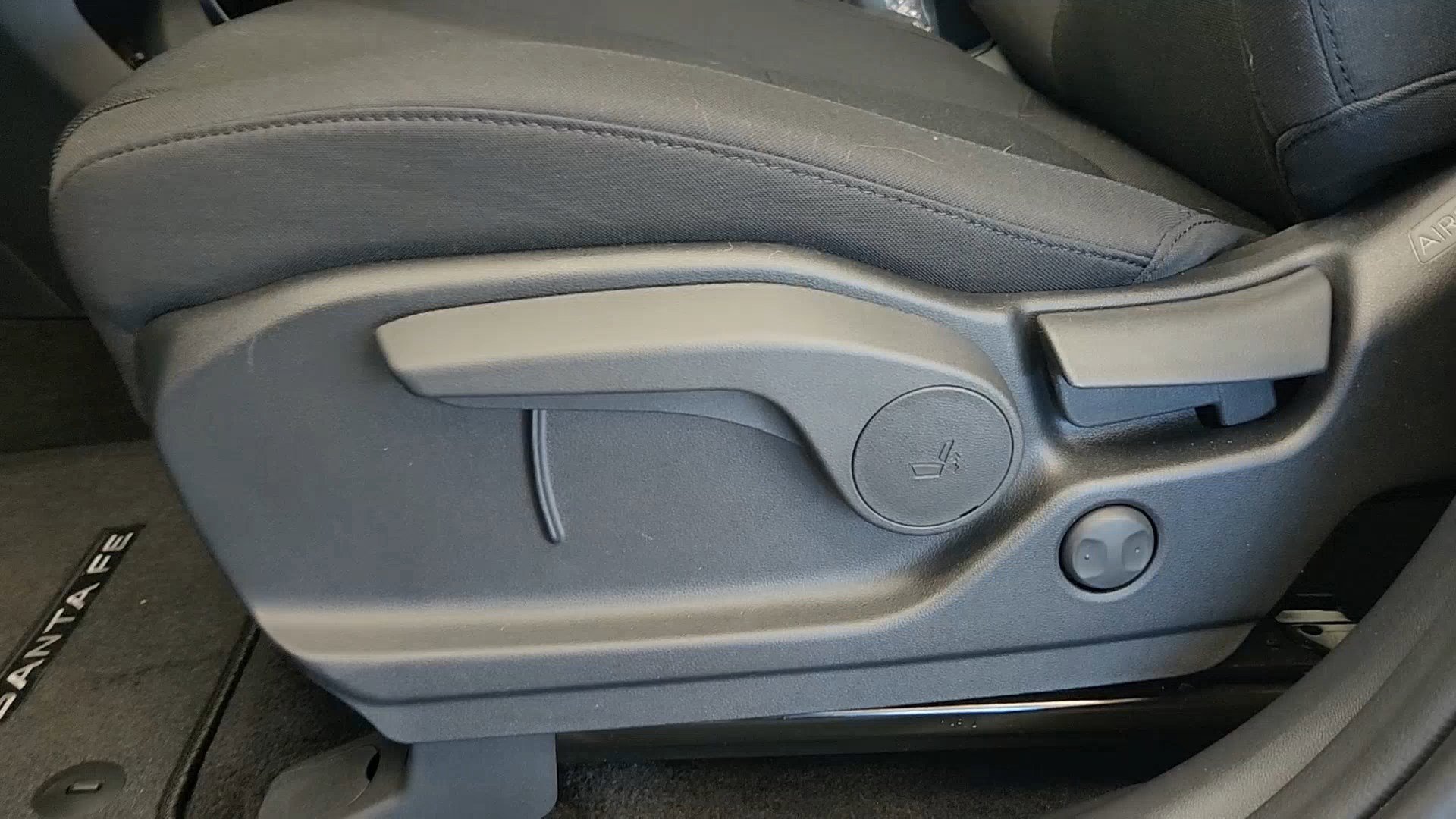 New 2026 Hyundai Santa Fe SE image 8