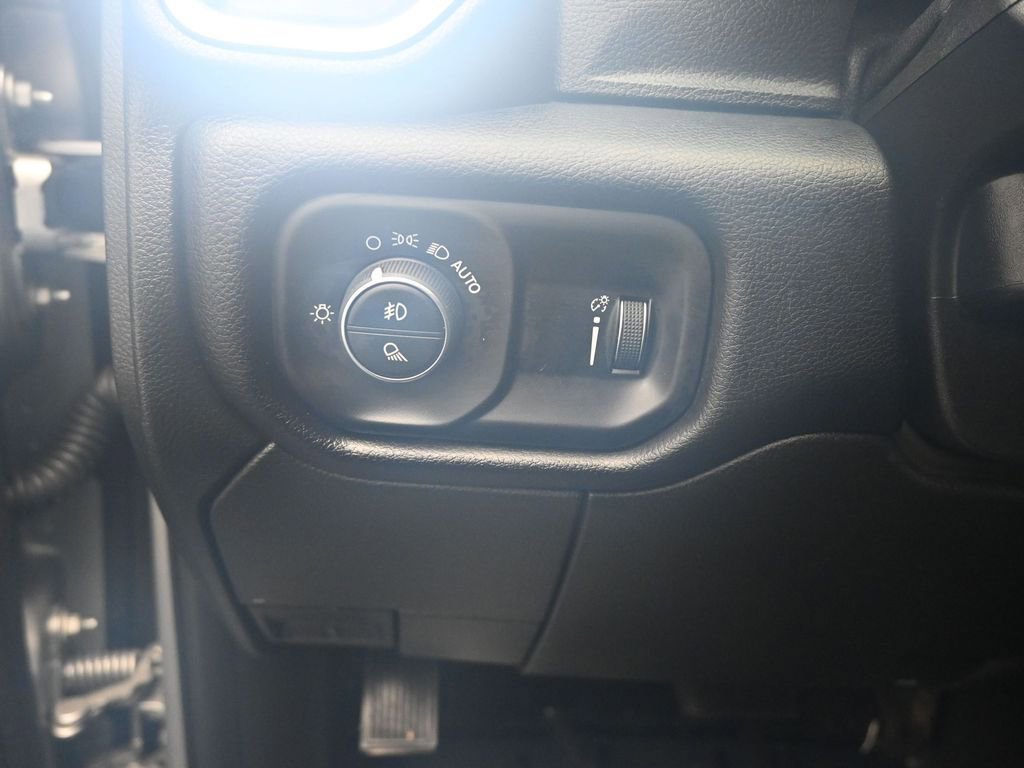 Used 2024 RAM 3500 Big Horn image 23