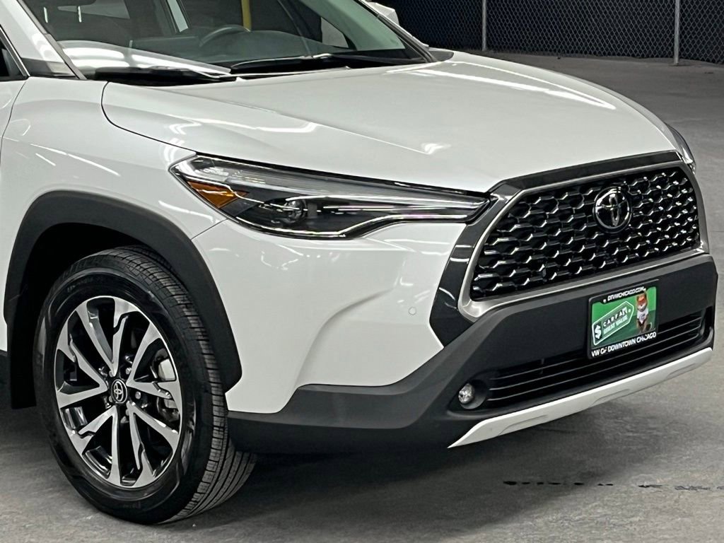 Used 2024 Toyota Corolla Cross XLE w/ Convenience Package image 40