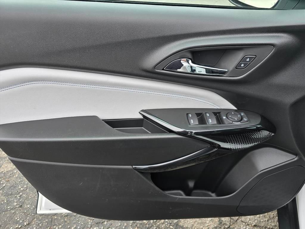 New 2026 Chevrolet Trax LT w/ Driver Confidence Package image 8