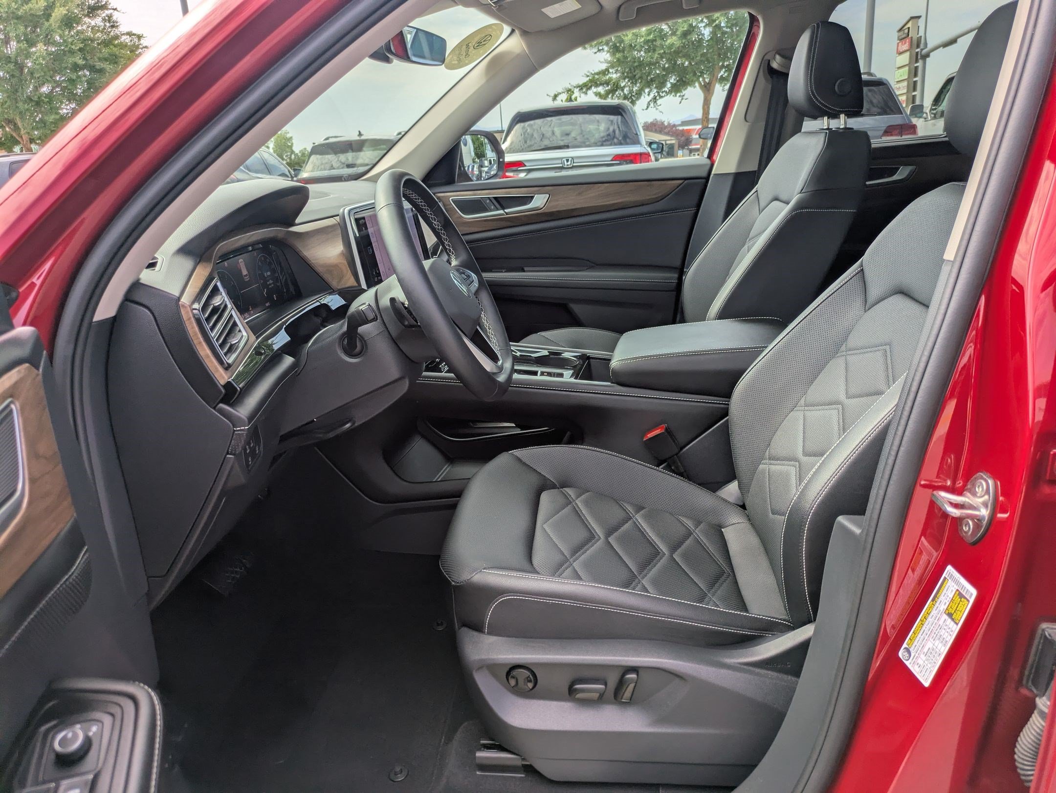 Certified 2025 Volkswagen Atlas SE AWD/4WD image 18