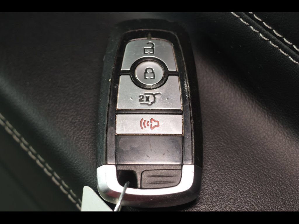 Used 2022 Ford Explorer XLT AWD/4WD image 30