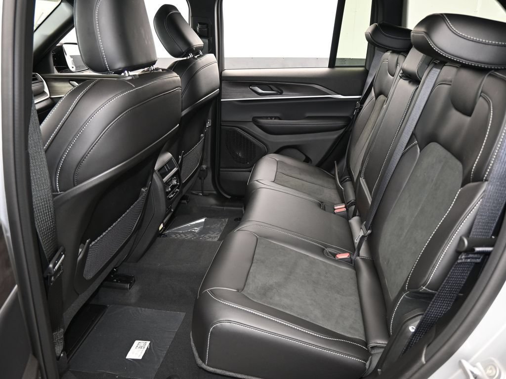 New 2026 Jeep Grand Cherokee Altitude RWD image 27