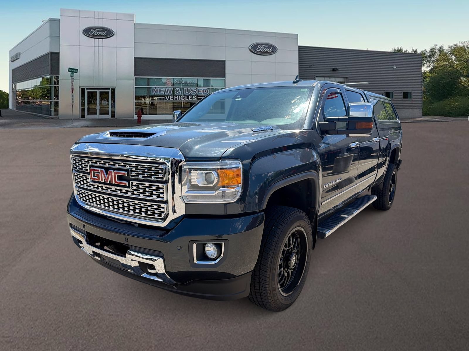 Used 2018 GMC Sierra 2500 Denali w/ Duramax Plus Package AWD/4WD image 1