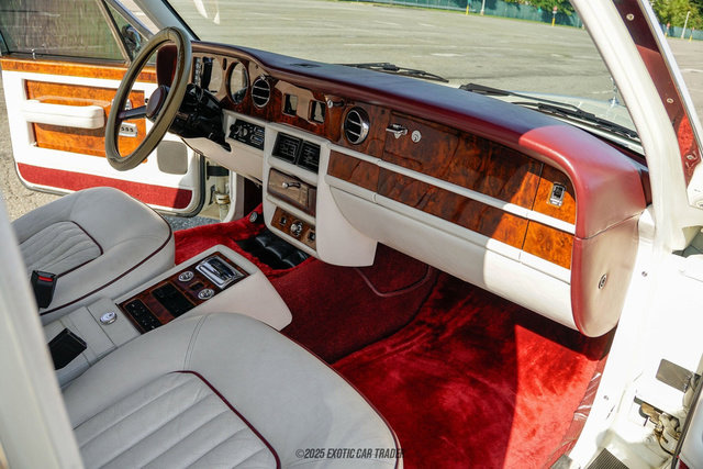 Used 1989 Rolls-Royce Silver Spirit image 32