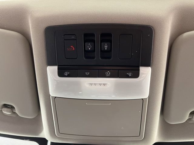 Used 2023 Nissan Rogue SL w/ SL Premium Package image 32