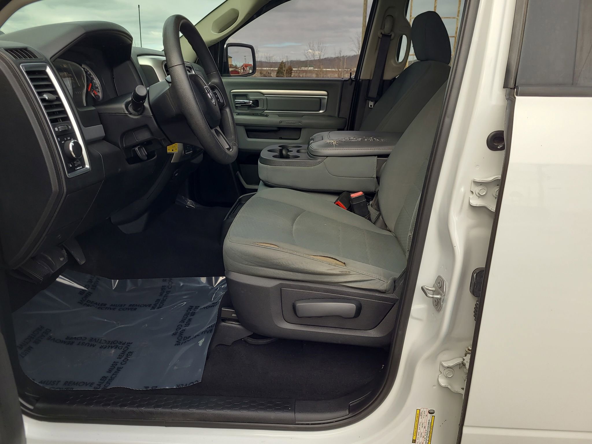 Used 2019 RAM 1500 Classic SLT image 10