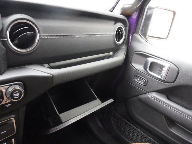 Used 2023 Jeep Wrangler Unlimited Sahara w/ Cold Weather Group image 45