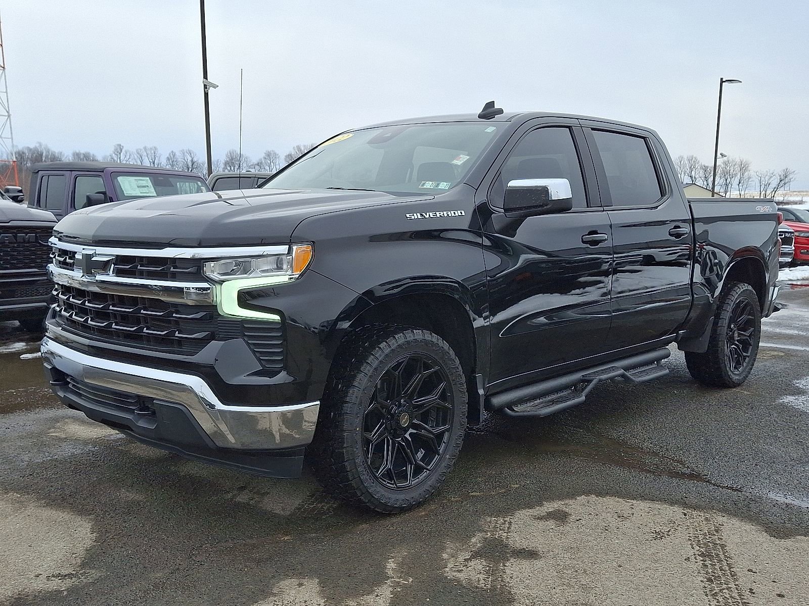 Used 2022 Chevrolet Silverado 1500 LT image 3