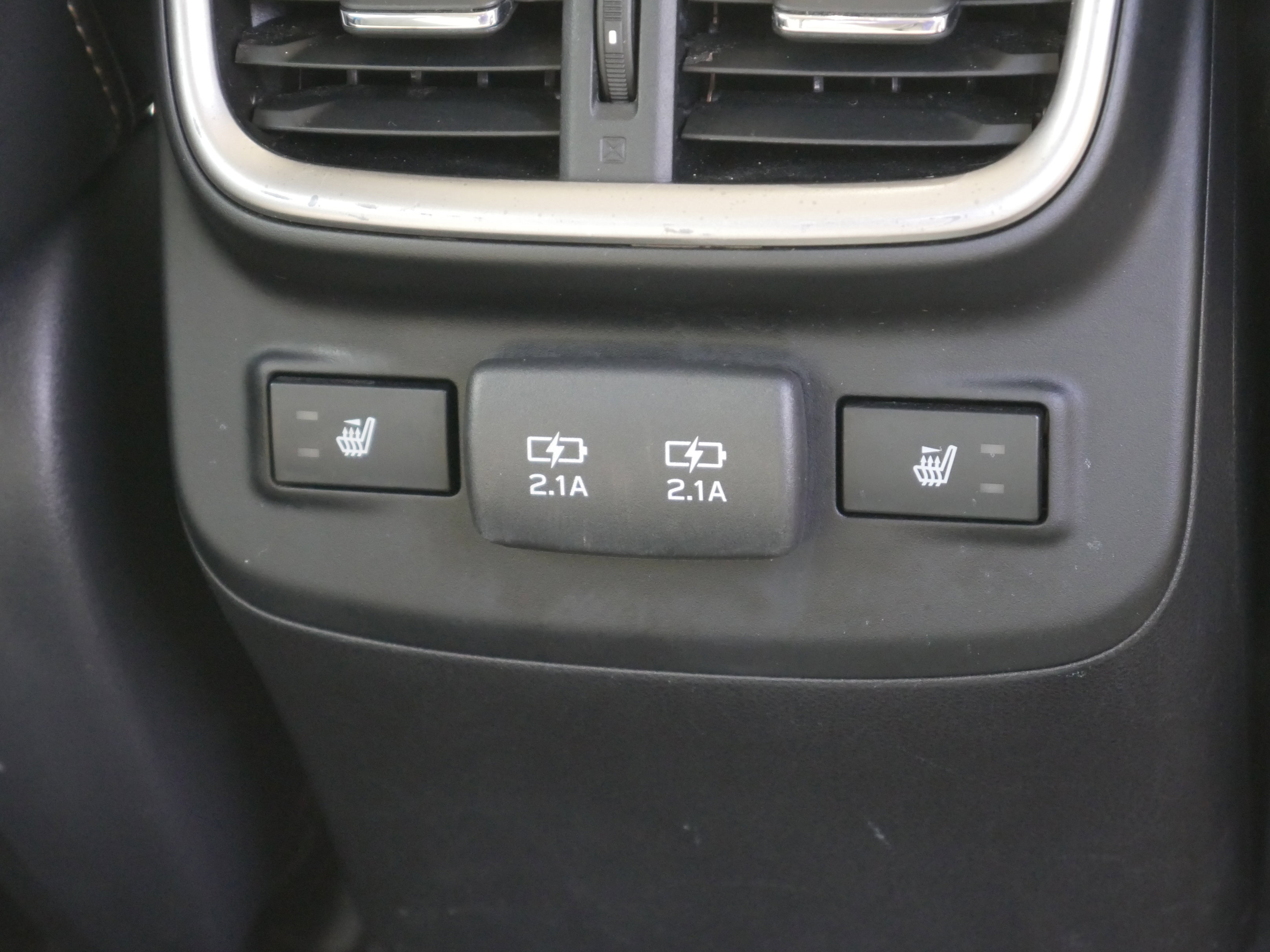 Used 2020 Subaru Outback Limited image 30