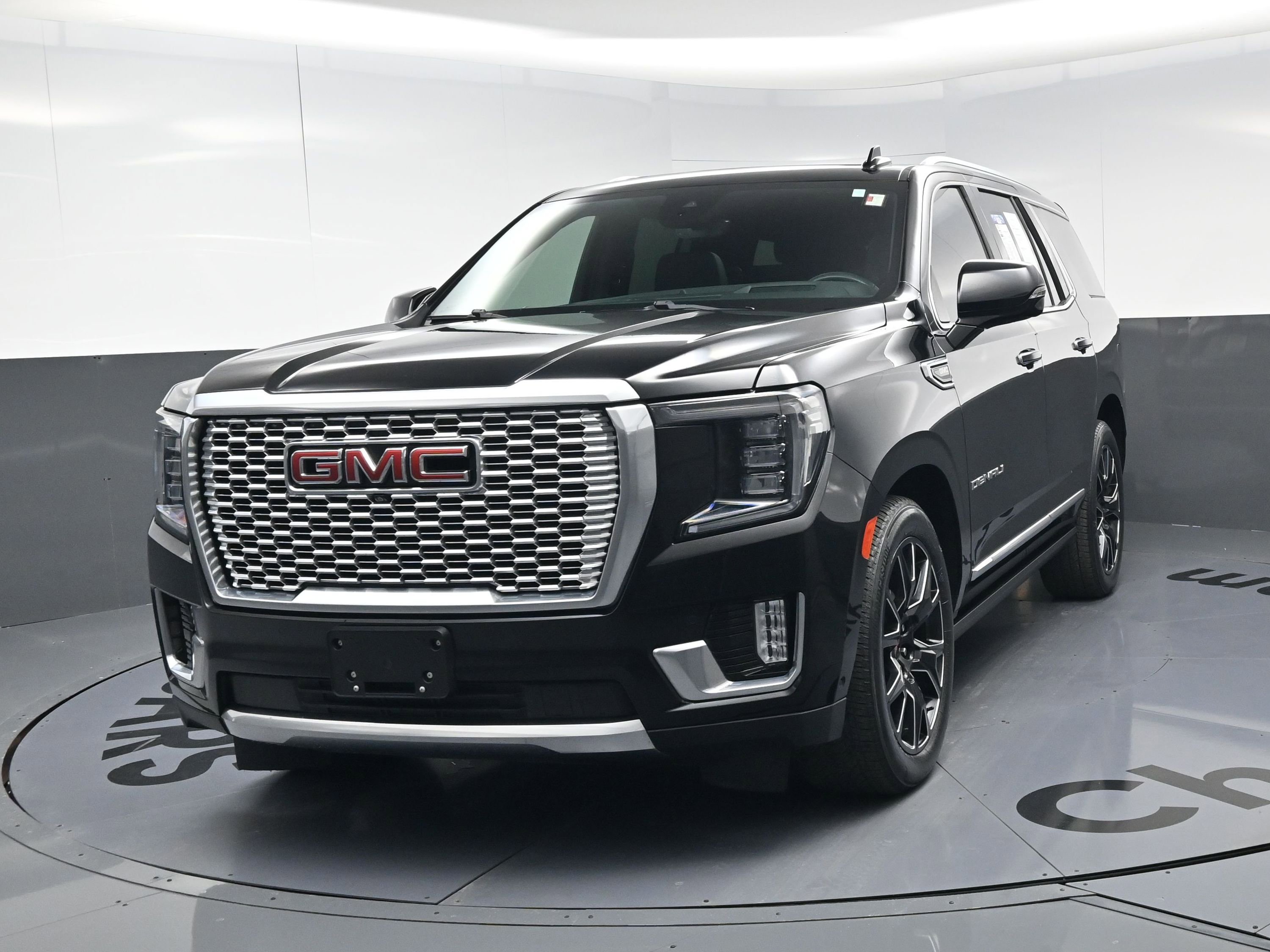Used 2023 GMC Yukon Denali w/ Advanced Technology Package image 11