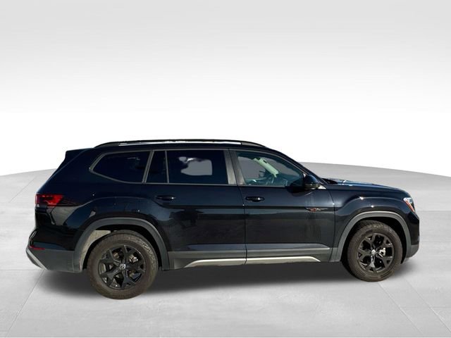 Used 2024 Volkswagen Atlas Peak Edition SE image 8