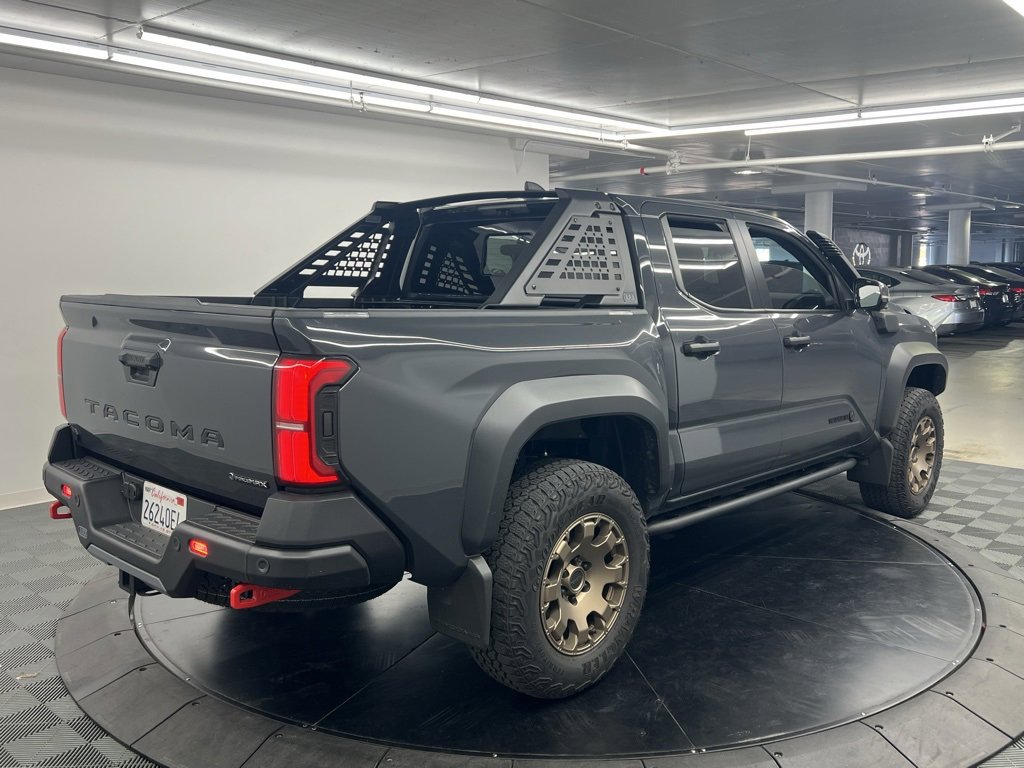 Used 2025 Toyota Tacoma Trailhunter image 3