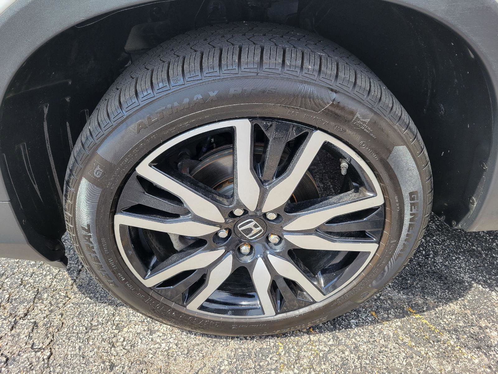 Used 2020 Honda Pilot Touring image 16