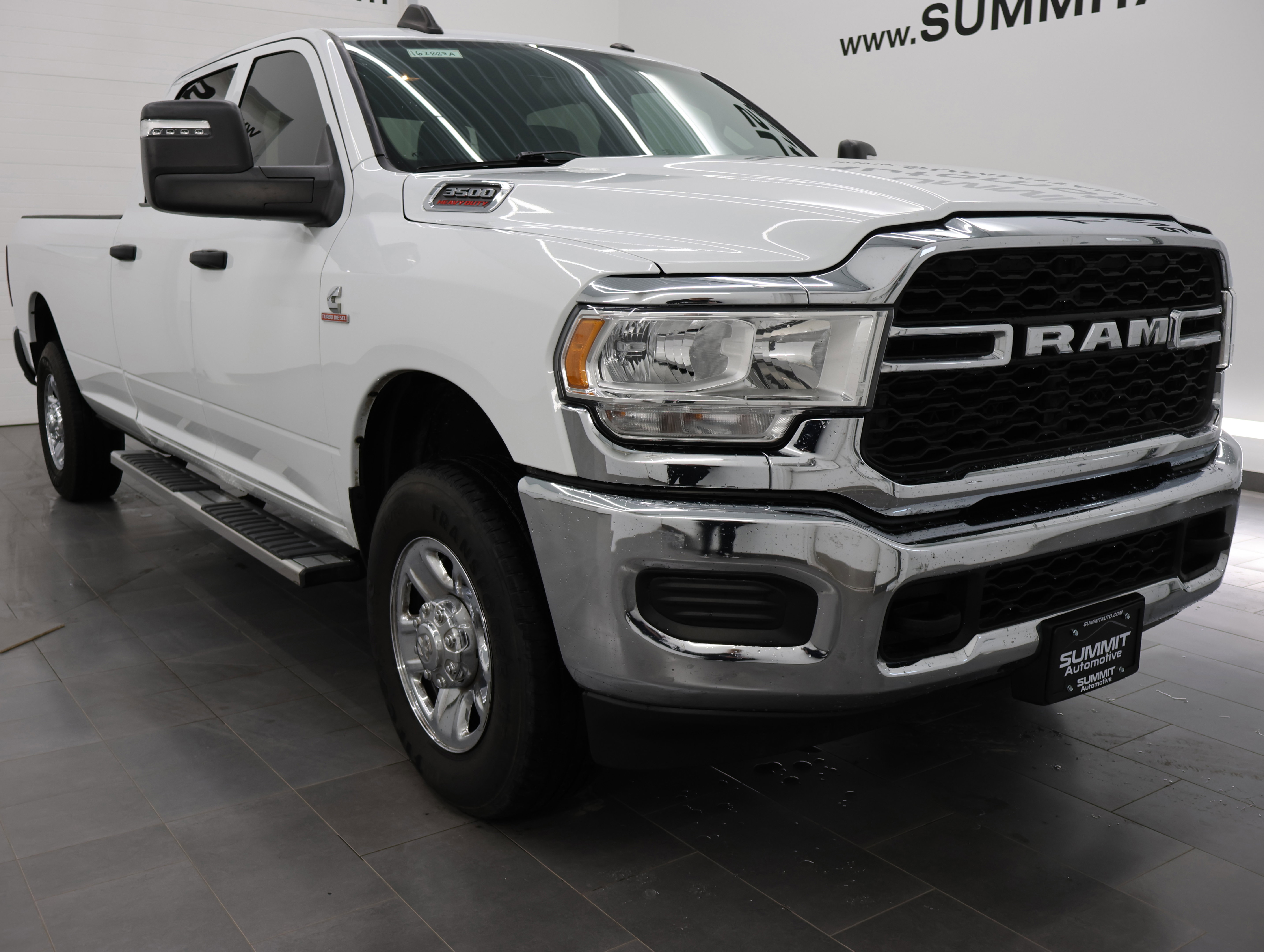 Used 2024 RAM 3500 Tradesman w/ Chrome Appearance Group AWD/4WD image 2