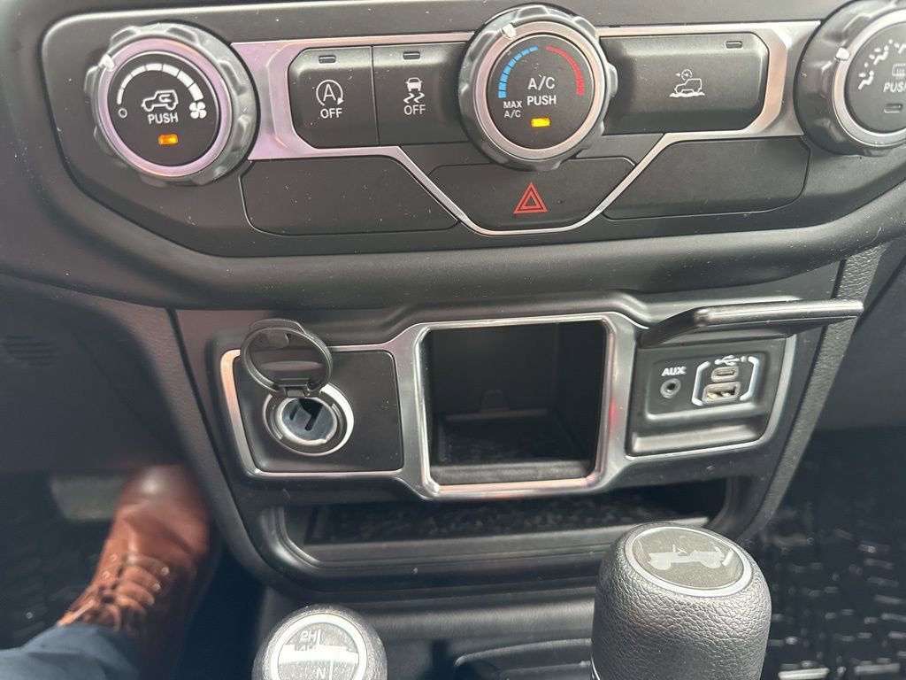 Used 2021 Jeep Wrangler Unlimited Sport AWD/4WD image 23